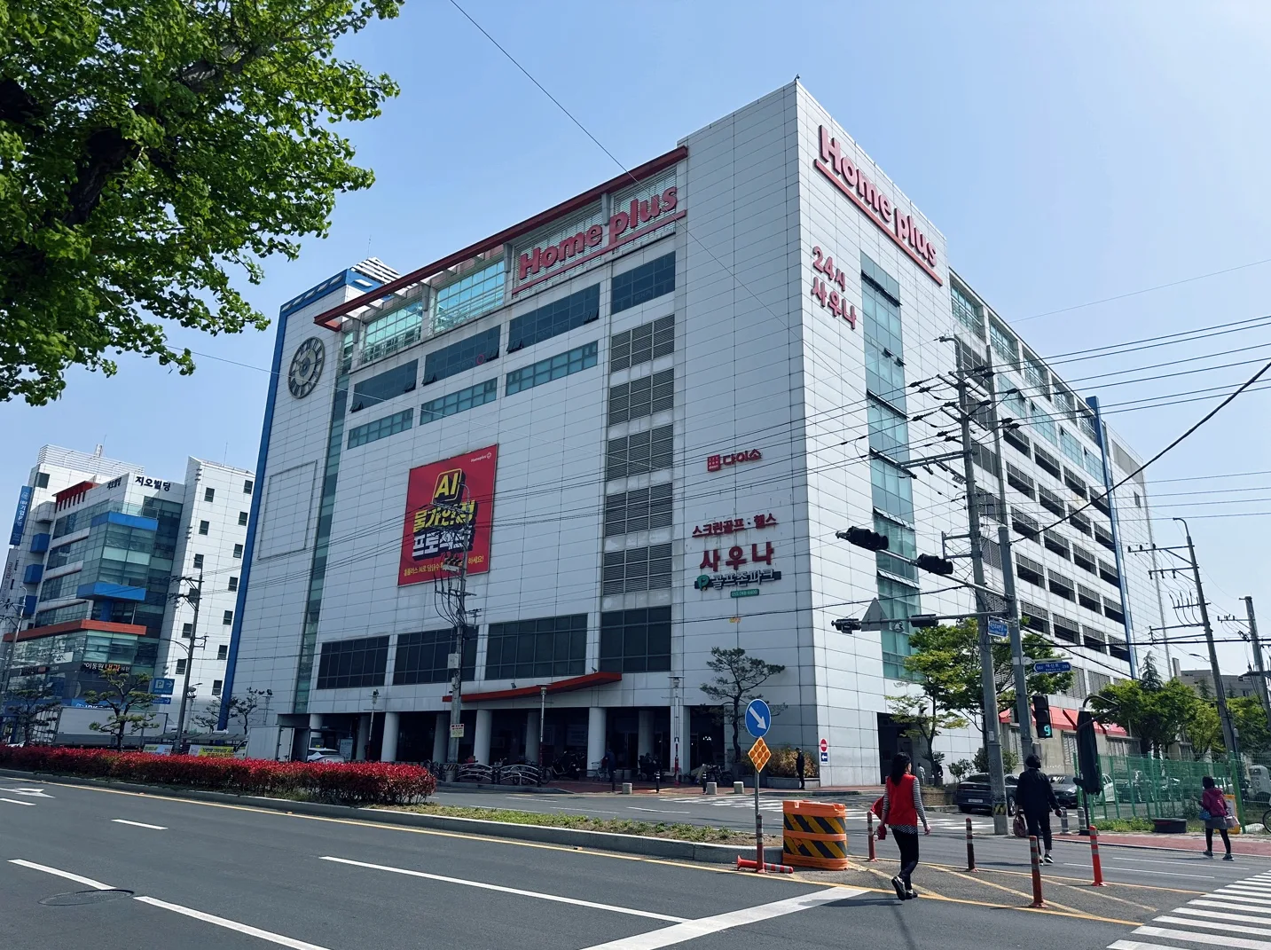 Samsung-Tesco Expanding Outlets Using 'Build to Suit' Method with STS Development and GE Asset Estate